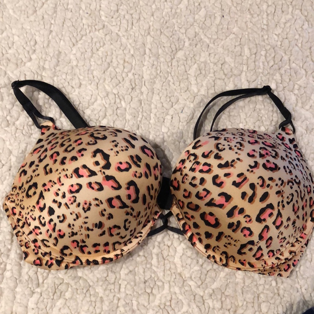 Victoria’s Secret Bombshell Plunge Bra, 36C